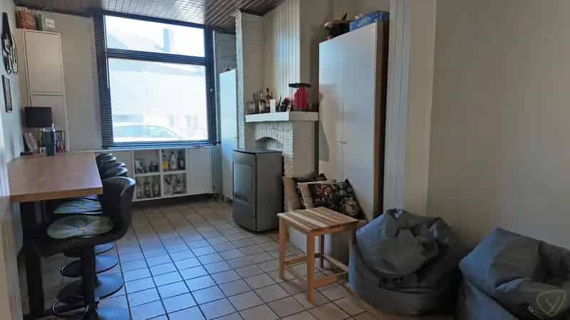 Gezellige Stadswoning te Huur met Ruime Garage en Parking