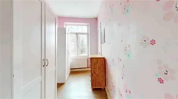 Huis Te Koop 5 slaapkamers Nabij Scholen en Stad