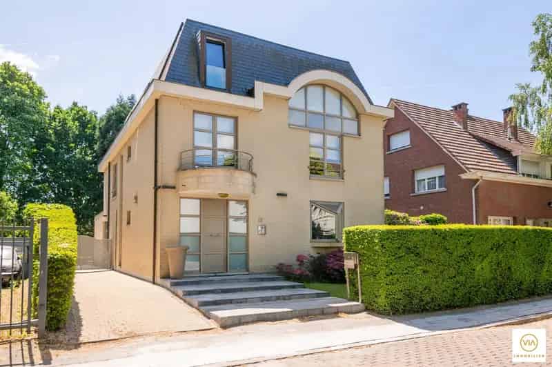 Statige Villa te Koop in Elsdonkwijk met Zwembad
