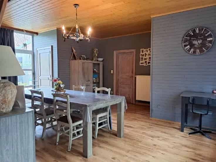Huis Te Koop Geraardsbergen: Charmante Woning met Tuin en Zwembad