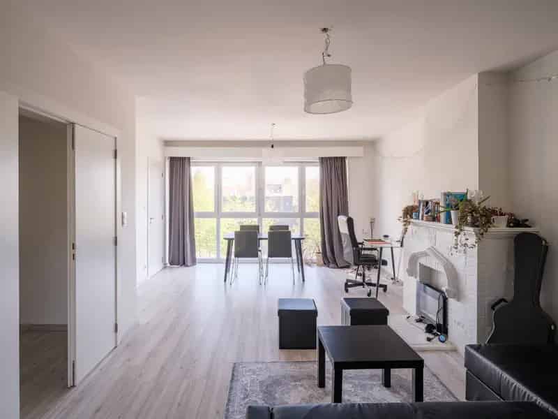 Lichtrijk 2-slaapkamer appartement Gent