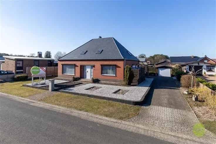 Te renoveren gezinswoning met 6 slaapkamers in Ham