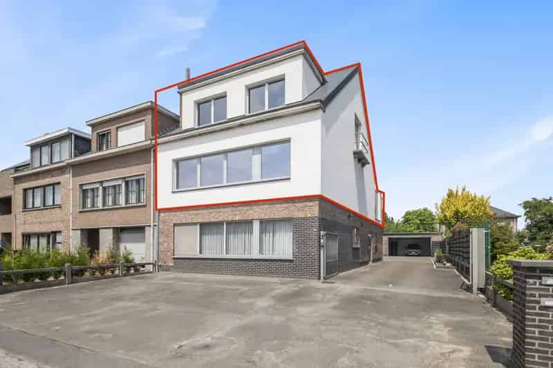 Ruim Duplex Appartement 4 Slaapkamers Grote Garage Instapklaar