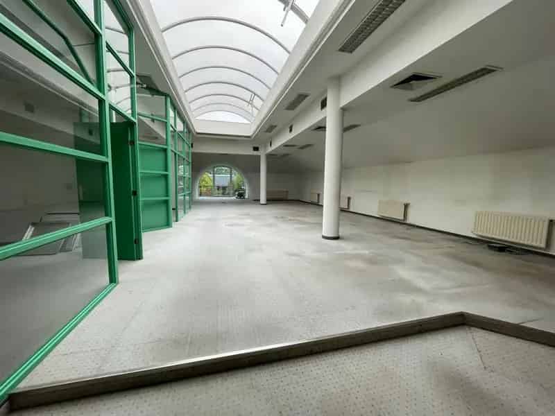 Kantoorruimte te huur Ruisbroek 932m²