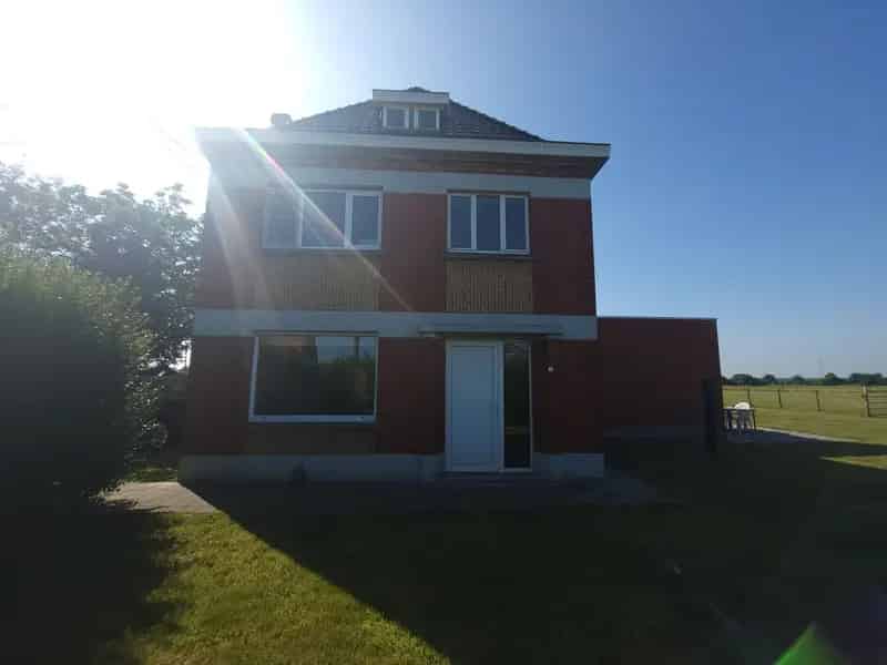 Vrijstaande woning grote weide stalling