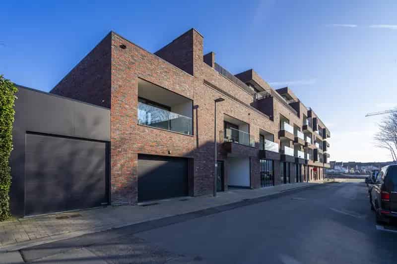 Huis te koop Kortrijk: Ruim terras, 2 slaapkamers, garage, EPC A