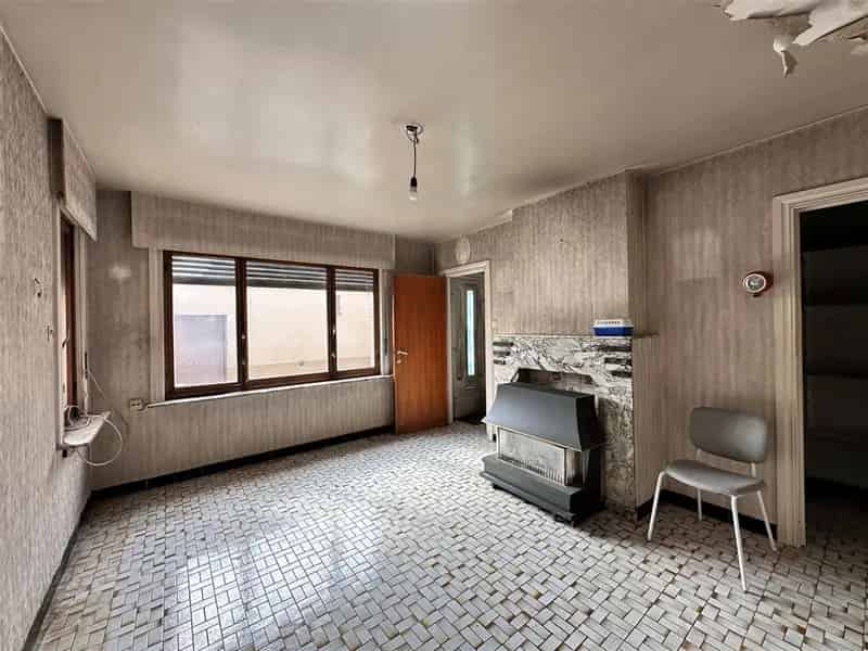 Huis te koop Wichelen: Te renoveren woning met potentieel