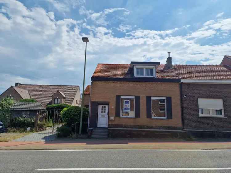 Te renoveren woning met 3 slpks in Bunsbeek