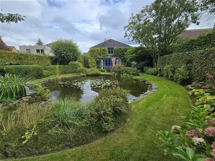 Exclusieve Villa te Koop Wilrijk 5 Slaapkamers Tuin Vijver