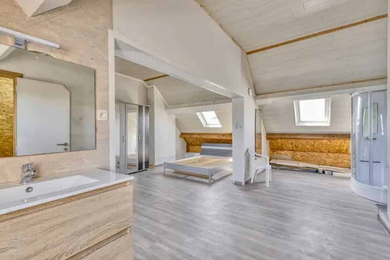 Ruime gezinswoning te Iddergem met 4 slaapkamers en grote tuin