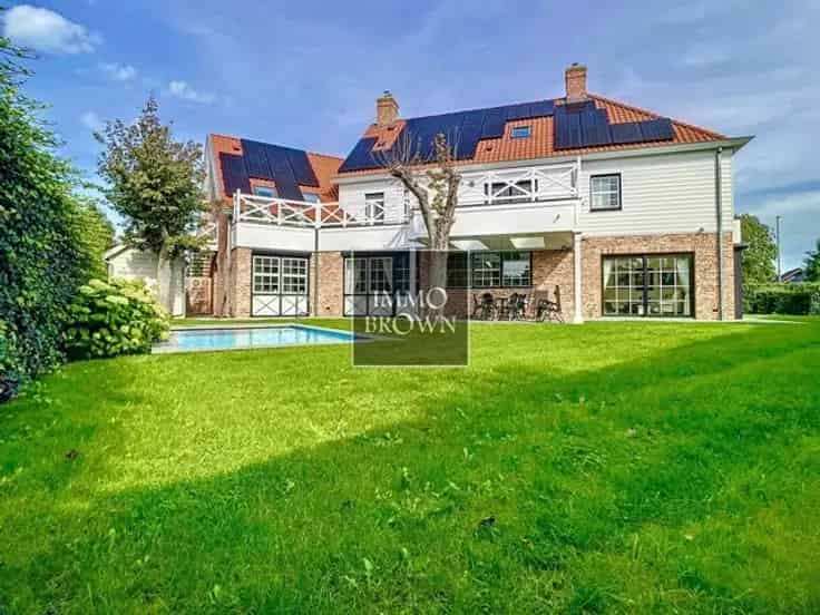 Villa te Koop Knokke: Luxe Villa met Zwembad en Conciërge
