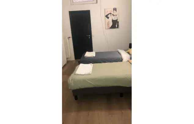 Huur 4 Slaapkamer Appartement 65m² Brussel