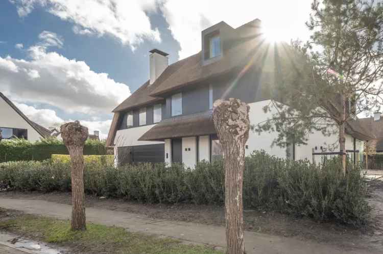 Huur villa in rustige villawijk met zwembad en moderne luxe