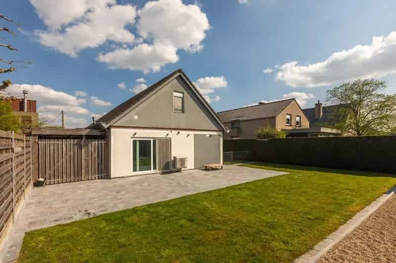 Alleenstaande Instapklare Woning Met Garage