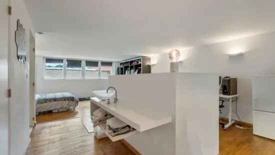 Loft (83m²) vlak bij tramverbinding in Deurne-Zuid