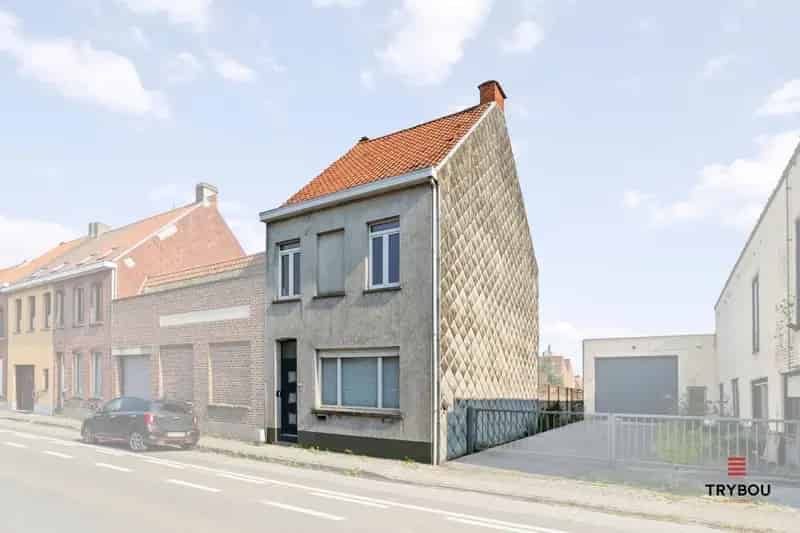 Halfopen Woning te Bavikhove - Centraal Gelegen