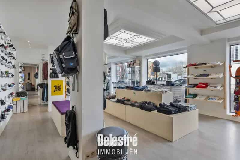 Top Gelegen Hoekwoning Met Garage