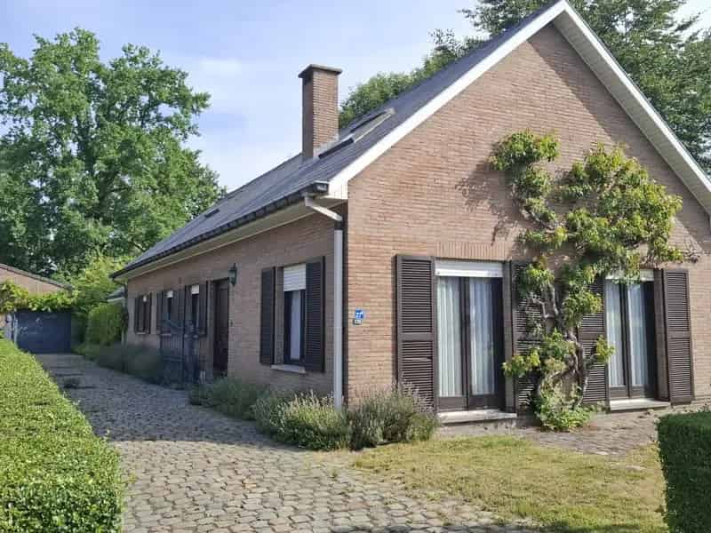 Huis te koop Berlare: Instapklare woning met tuin en garage