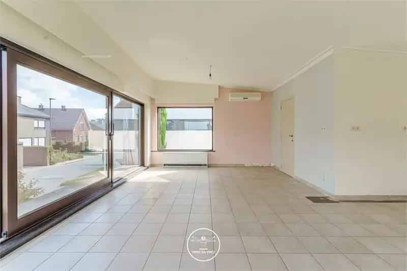 Huis te koop Huise: 3 slaapkamers, rustige ligging