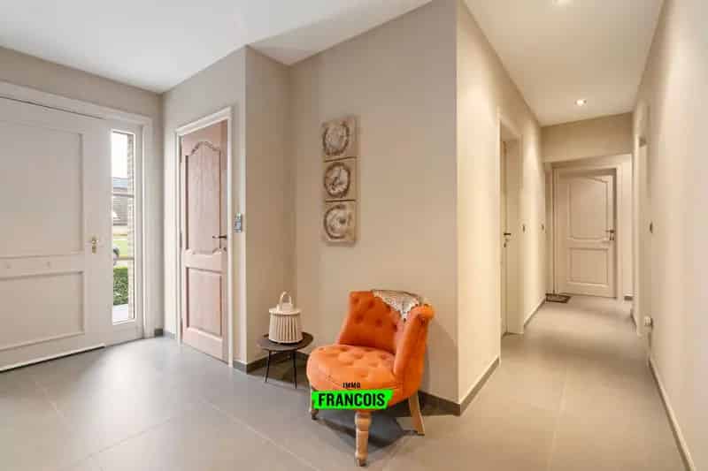 Villa te Zottegem: 4 slaapkamers, garage, rustig gelegen
