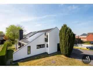 Huis te koop Adegem 4 slaapkamers grote tuin