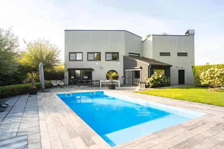 Gerenoveerde woning te Herzele 350m²