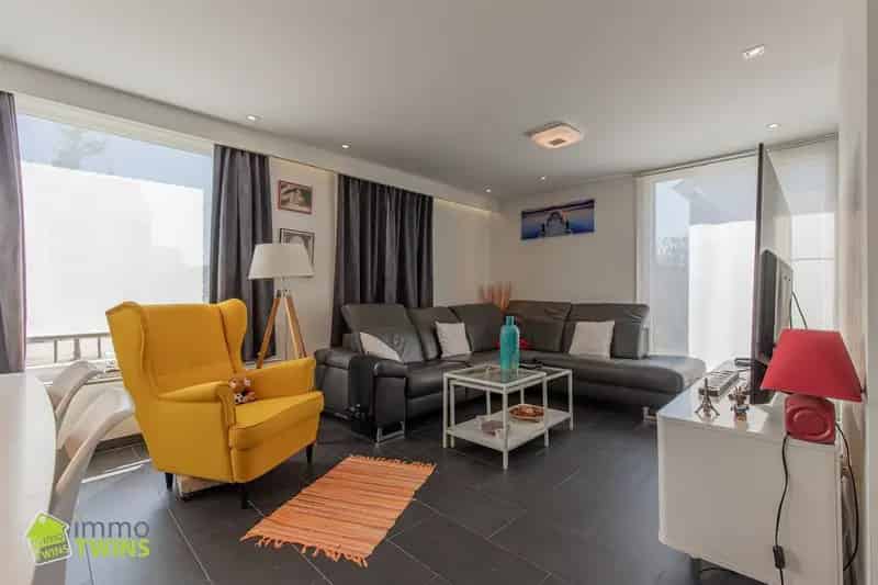 Centraal Gelegen HOB met 3 Slaapkamers