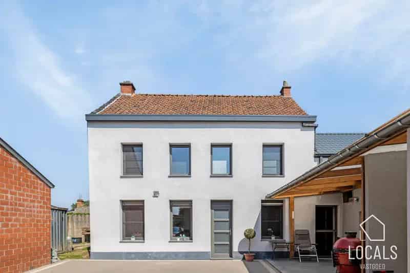 Woning met garage te Ninove