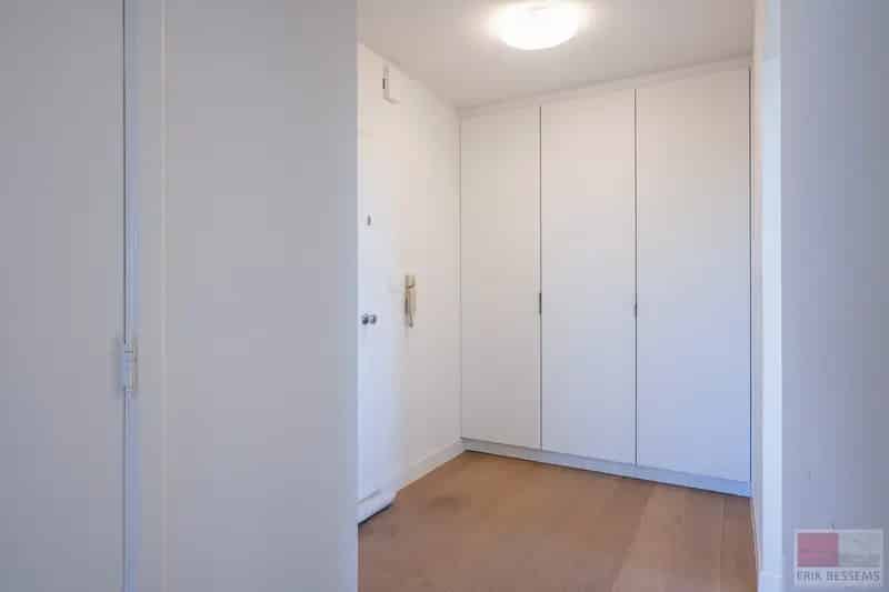 Penthouse te koop Riemst 80m2 2 terrassen gerenoveerd