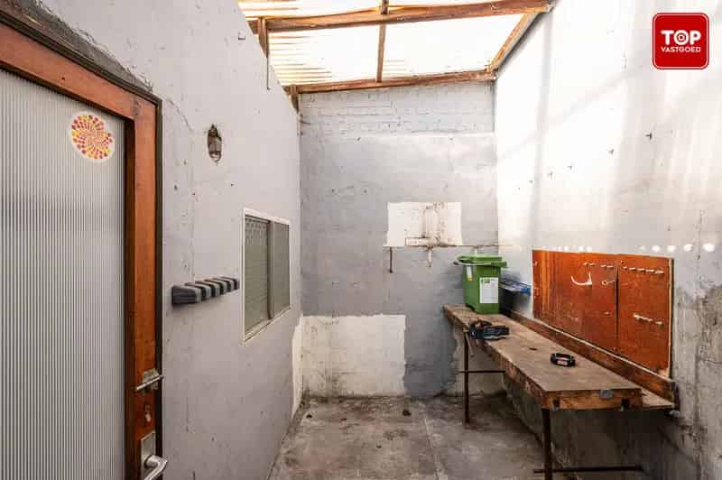 Te renoveren woning 3 slaapkamers terras