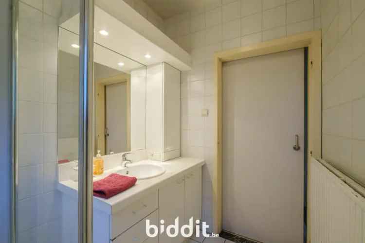 Op te frissen woning met potentieel te Schoonbroek