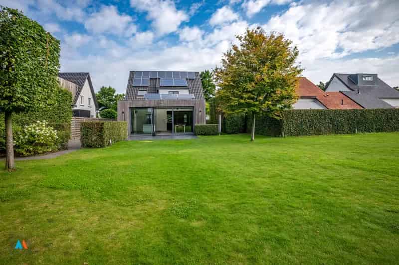 Huis te huur: Ruime gezinswoning met tuin en zonnepanelen
