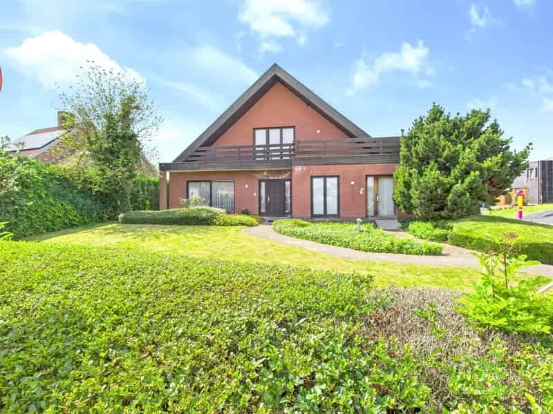 Huis te koop: Ruime gezinswoning met 4 slaapkamers en bureel