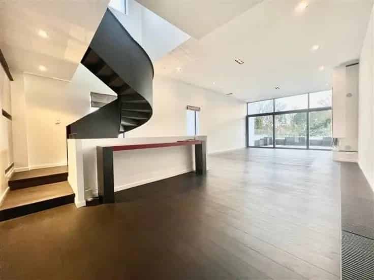 Huis Te Koop Ukkel: Loft van 314m² met 3 Terrassen en Parking