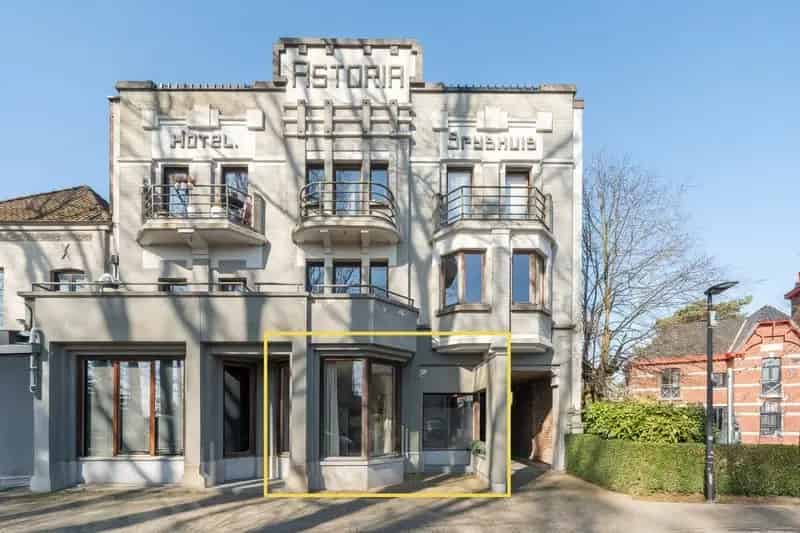 Gelijkvloers Appartement te Huur 1 Slaapkamer Tuin Autostaanplaats