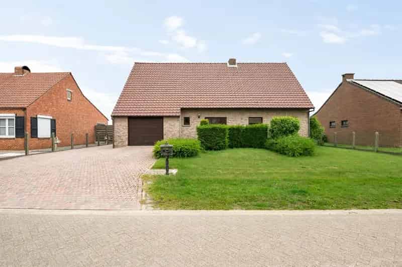 Rustige woning 996m² 3-4 slaapkamers vrij uitzicht