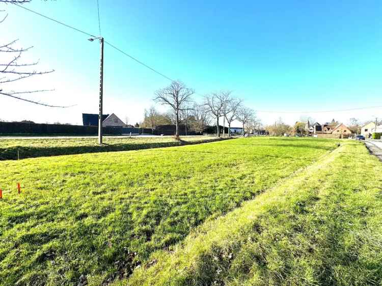 Bouwgrond te koop in Anzegem met 825m² oppervlakte en zonder bouwverplichtingen