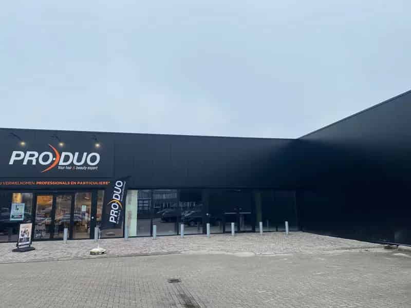 Commerciële Ruimte te Huur 636 m²