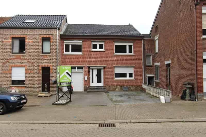 Ruime woning 4 slaapkamers garage diepe tuin