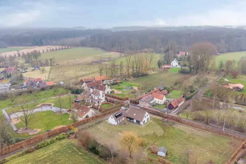 Huis te Koop in Vurste: Ruime gezinswoning 312m²