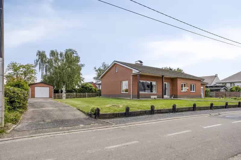 Huis te Koop Kortenaken: Ruime Gezinswoning met Tuin en Garage