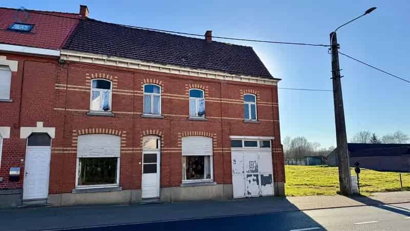 Ruime woning met veel potentieel te huur
