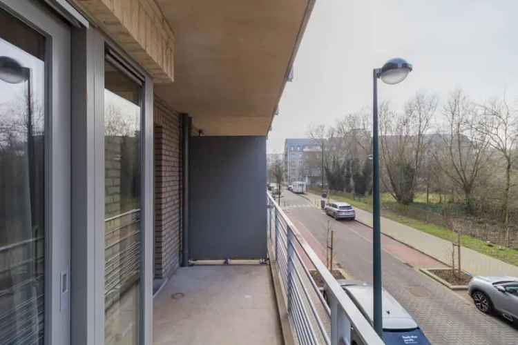 Te huur appartement in Sint-Lambrechts-Woluwe met 2 slaapkamers en terras