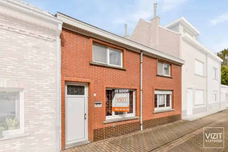 Huis Te Koop Moerbeke: Renovatieproject 3 slaapkamers Garage