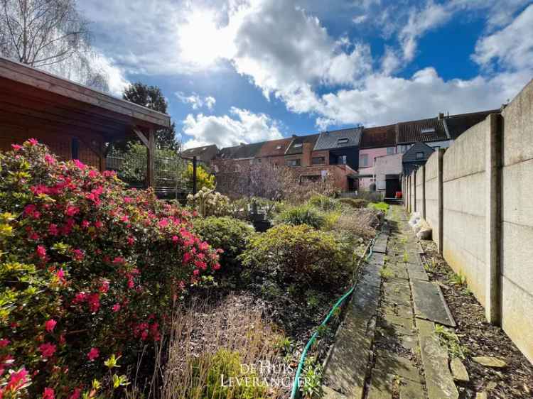 Huis te koop in Dirkputstraat met 3 slaapkamers en grote tuin