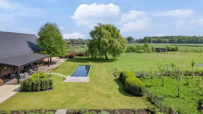 Huis te koop: unieke hoeve met zwembad en bijgebouw