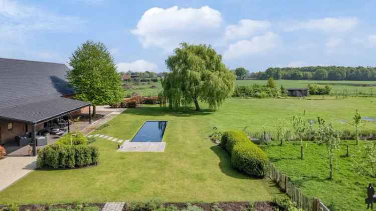 Huis te koop: unieke hoeve met zwembad en bijgebouw