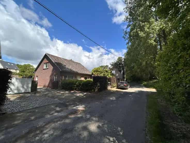 Huis Te Koop Beerlegem - Te renoveren woning met veel potentieel