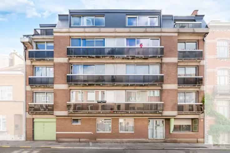 Penthouse Te Koop Te renoveren appartement met mezzanine