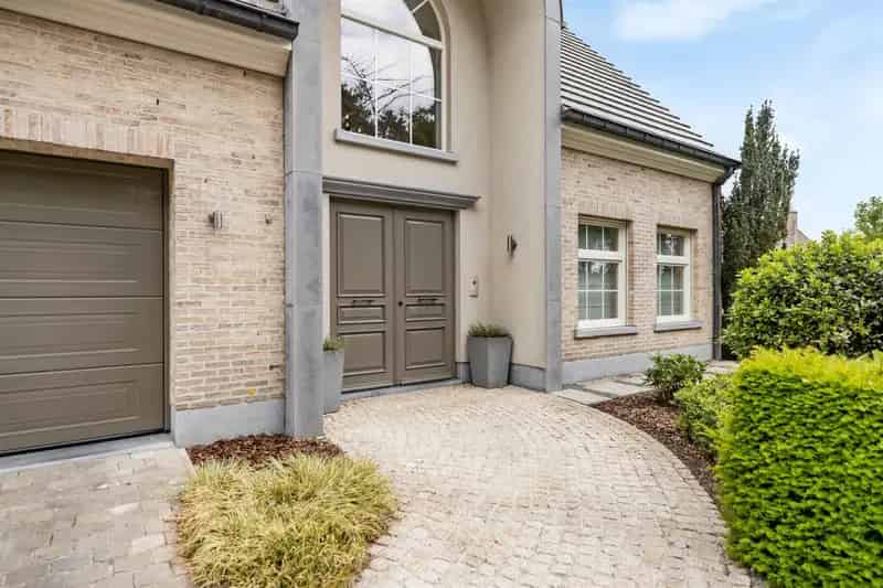Huis te huur: Ruime gezinswoning met tuin en dubbele garage